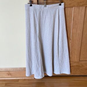 Zara midi skirt in cream. Size M.